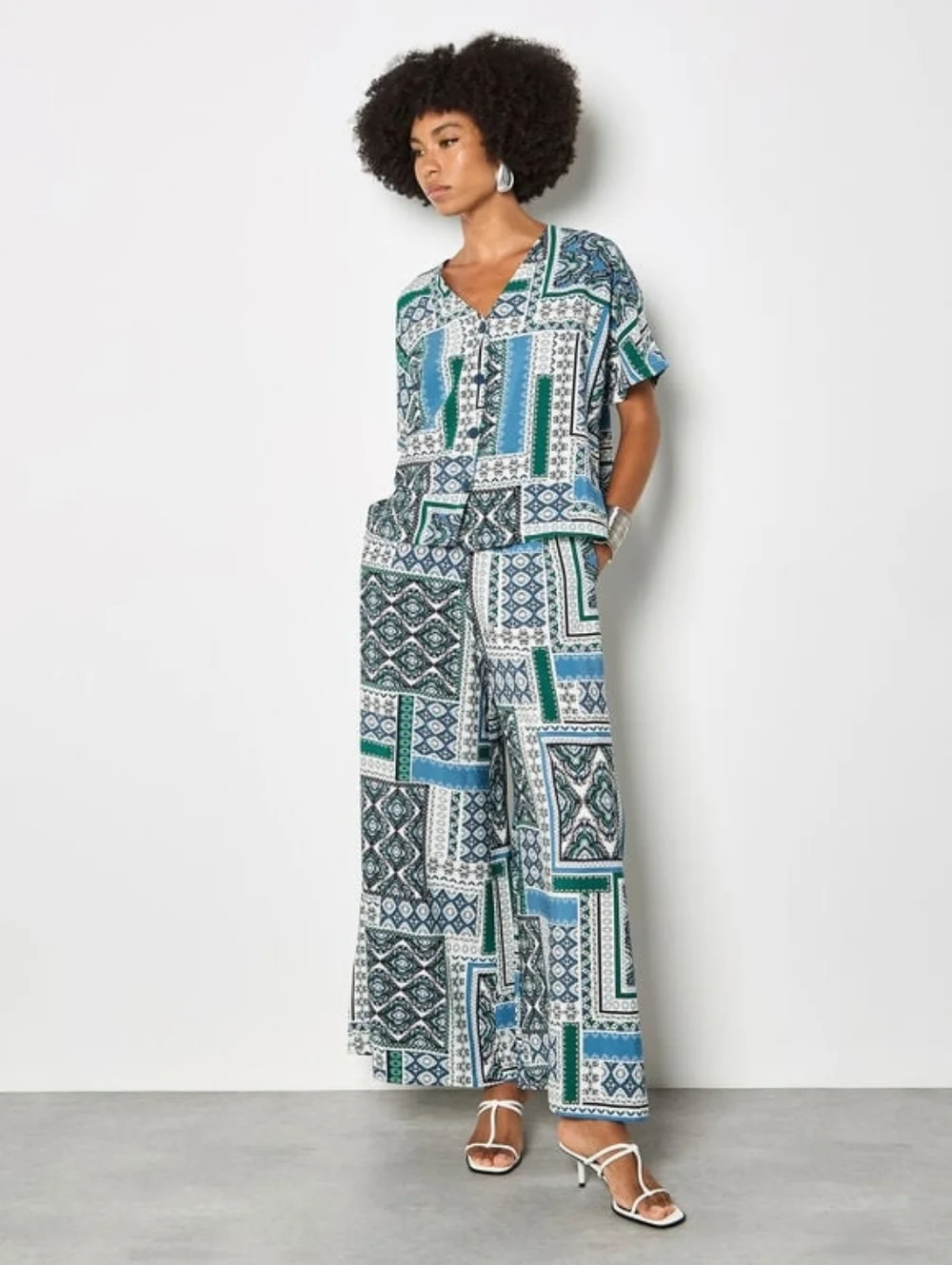 Scarf Print Set - Picture 2 of 6